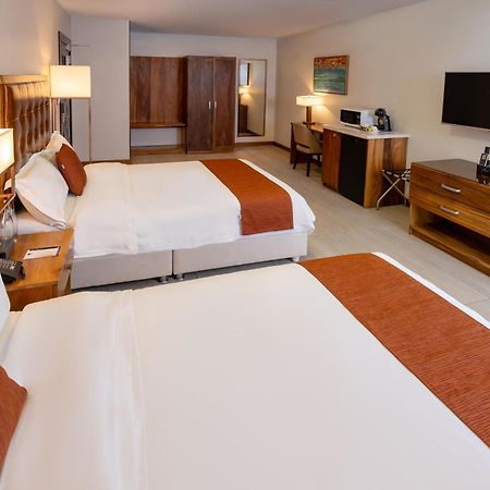 Hotel Vista Quince Guatemala City ภายนอก รูปภาพ