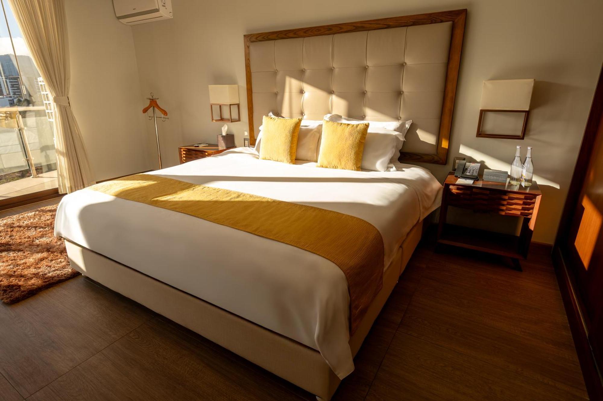 Hotel Vista Quince Guatemala City ภายนอก รูปภาพ