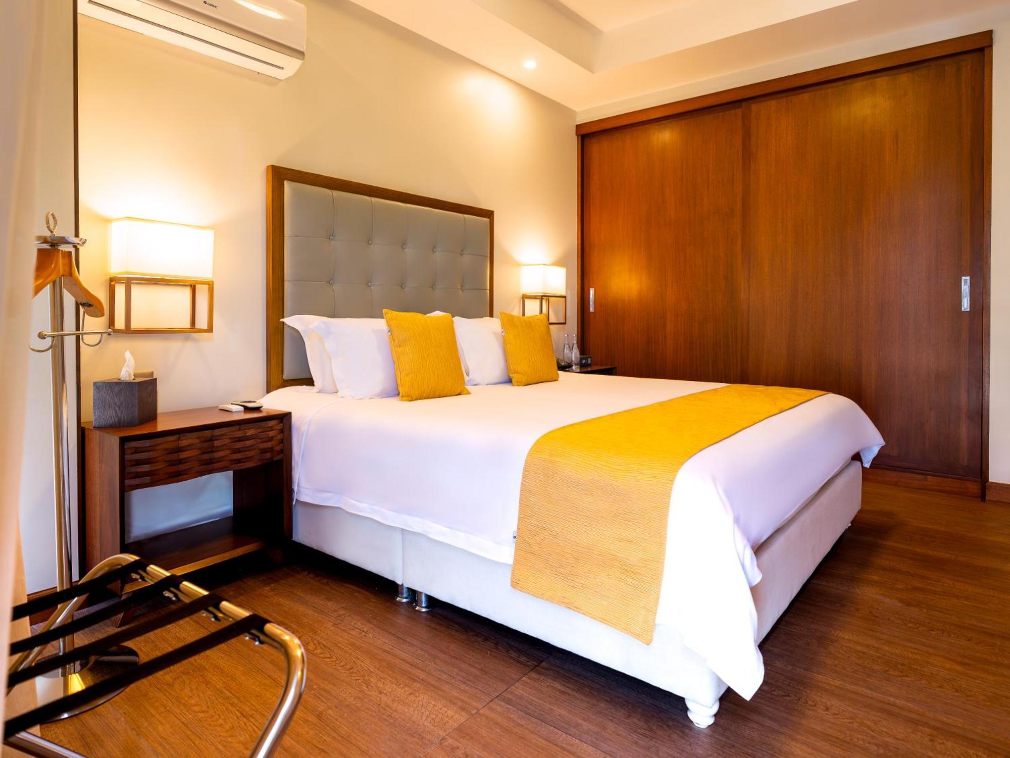 Hotel Vista Quince Guatemala City ภายนอก รูปภาพ