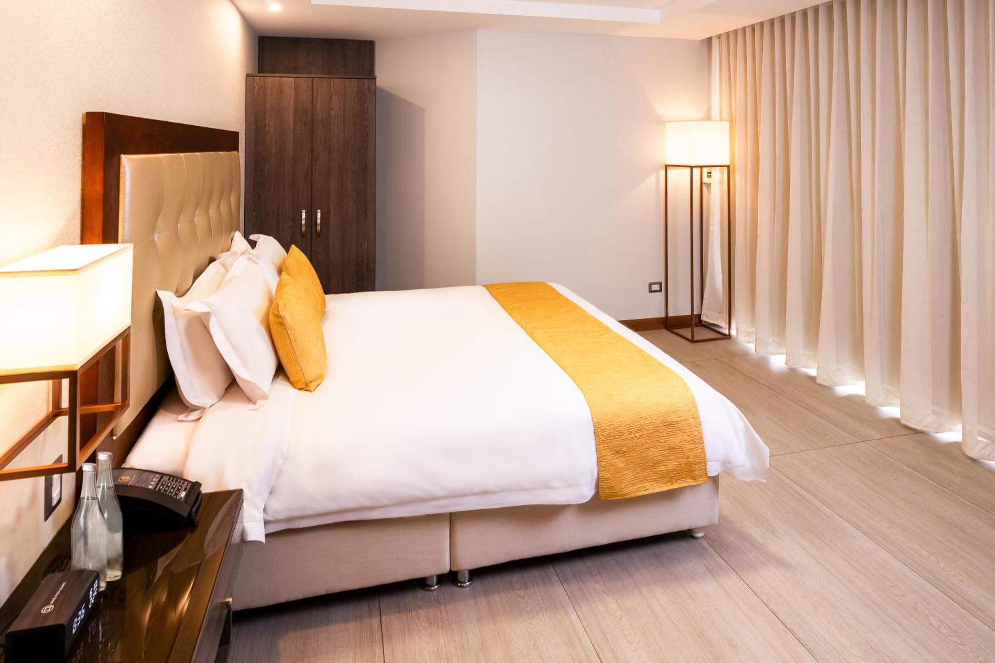 Hotel Vista Quince Guatemala City ภายนอก รูปภาพ